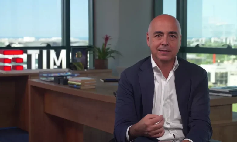 TIM avalia aquisições no segmento corporativo, inclusive Oi Soluções