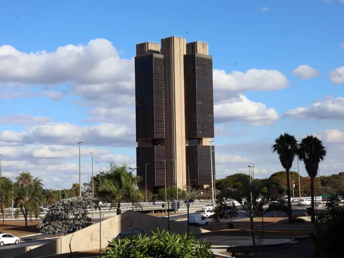 inflação esperada para 2025 para de cair e fica em 4,55%