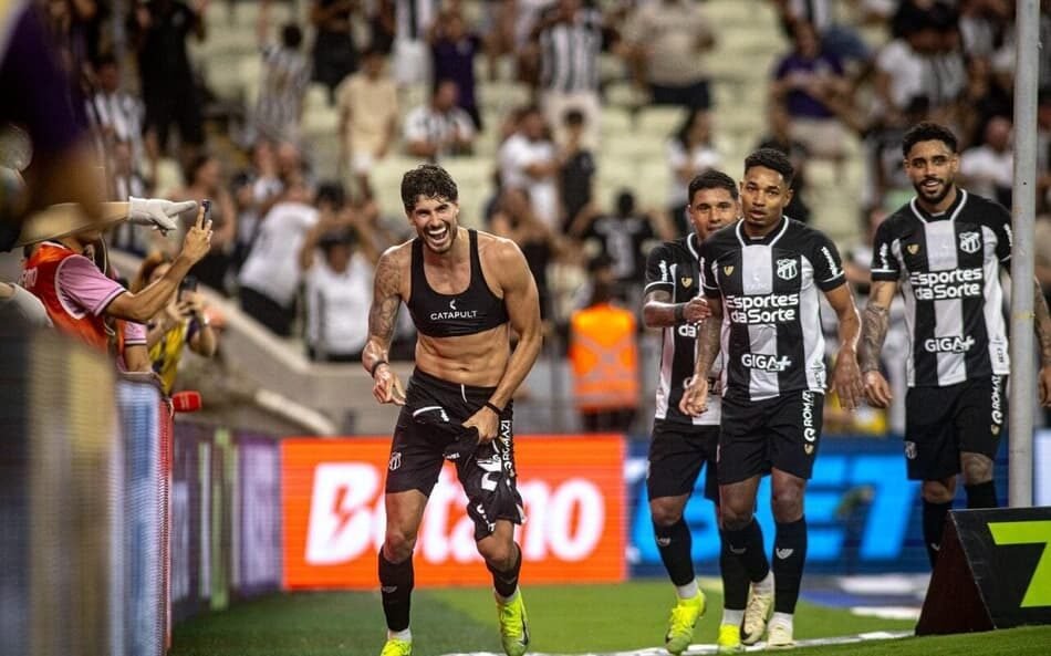 Ceará conquista vitória contra o Fluminense com atuação destacada do ataque na Arena Castelão.