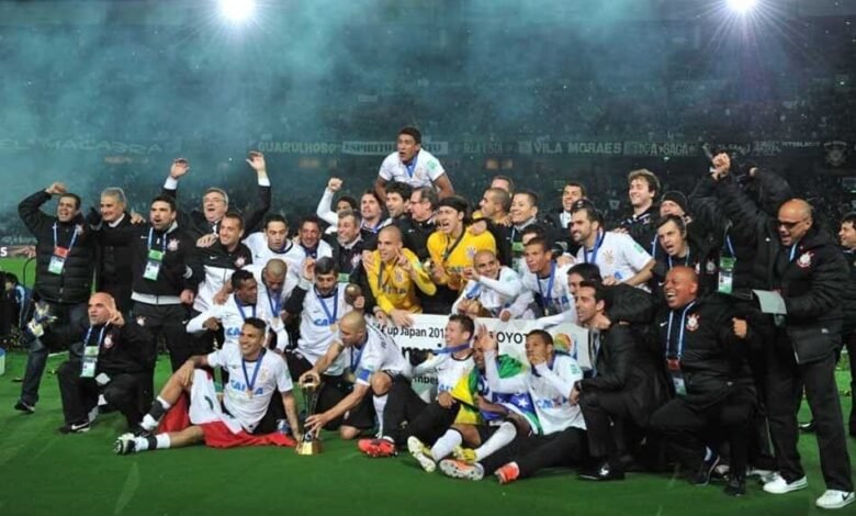 Danilo realiza análise detalhada da semifinal entre Corinthians e Cruzeiro pela Copa do Brasil, destacando estratégias e desempenho dos times.