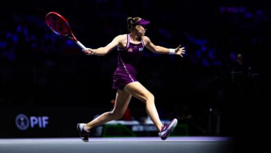 Rybakina ends losing streak to Swiatek, advances to first WTA Finals semifinal