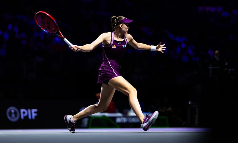 Rybakina ends losing streak to Swiatek, advances to first WTA Finals semifinal