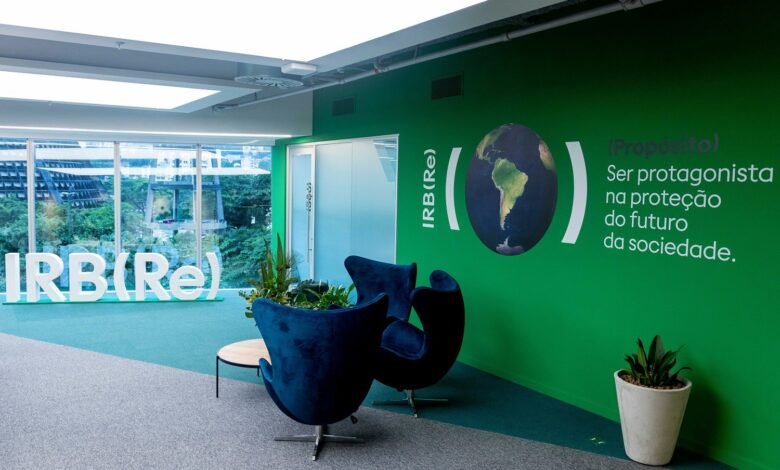 IRB RE (IRBR3) tem lucro líquido de R$ 99 mi no 3º trimestre, queda de 15% em um ano