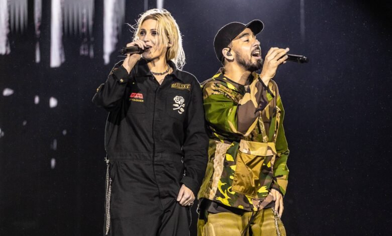 Emily Armstrong e Mike Shinoda, do Linkin Park, durante show em São Paulo, 2025 (Foto: Gustavo Diakov @xchicanox)