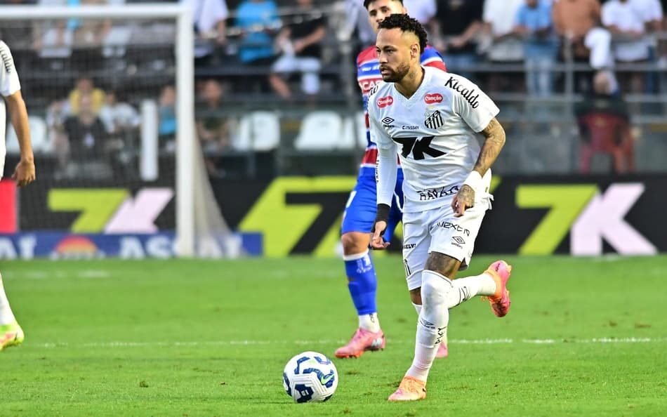 Análise detalhada da situação de rebaixamento no Brasileirão, destacando a preocupação do Santos e Internacional.