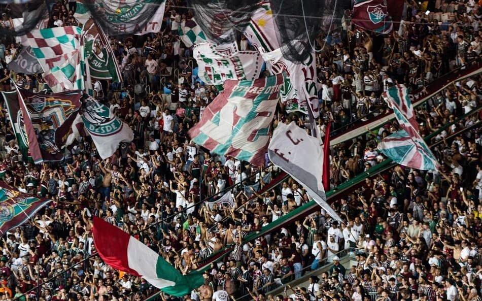 Ingressos à venda para o clássico Vasco x Fluminense na semifinal da Copa do Brasil, onde os dois times se enfrentam em uma emocionante disputa.