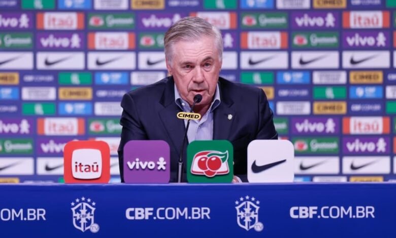 Treinador Carlo Ancelotti anuncia convocação da Seleção Brasileira enquanto a busca por um novo centroavante continua.