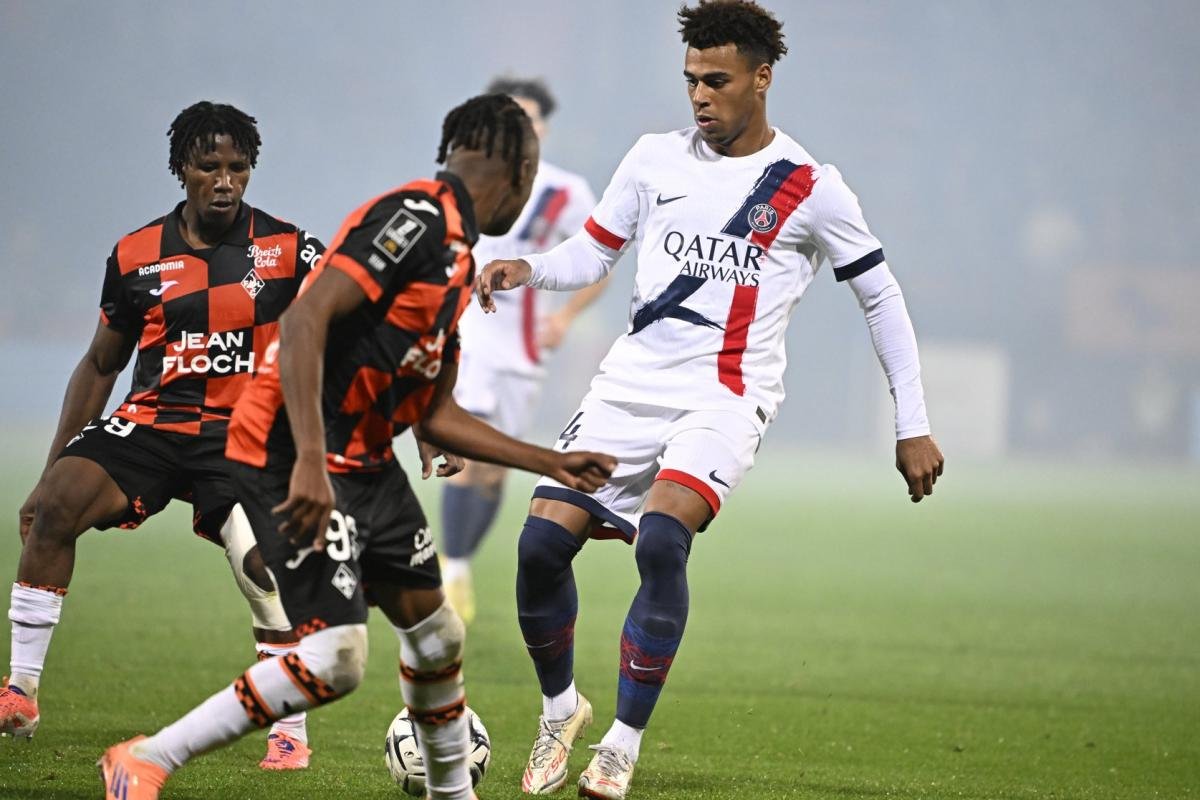 Désiré Doué et Illia Zabarnyi absents du groupe du PSG pour affronter le Bayern Munich en Ligue des champions