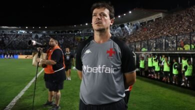 Fernando Diniz detona atuação do Vasco em clássico: "Não fizemos nada"