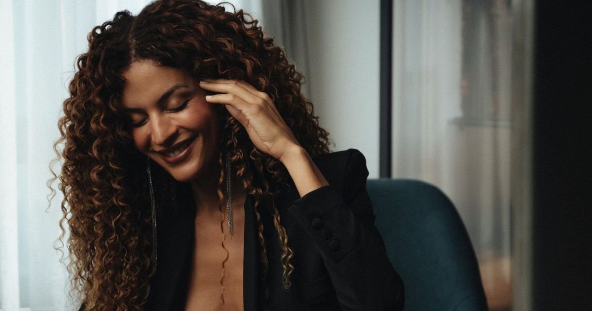 "Três Graças": ser trans não resume enredo de Viviane, diz Gabriela Loran