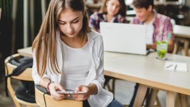 Gráfico ilustrando a queda no uso da internet por adolescentes em escolas brasileiras, conforme pesquisa recente.