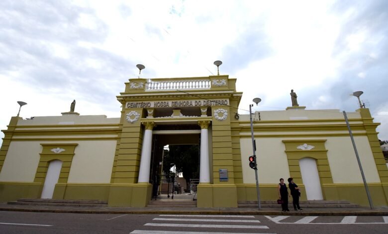 Finados 2025: confira os horários das missas, funcionamento dos cemitérios e interdições no trânsito