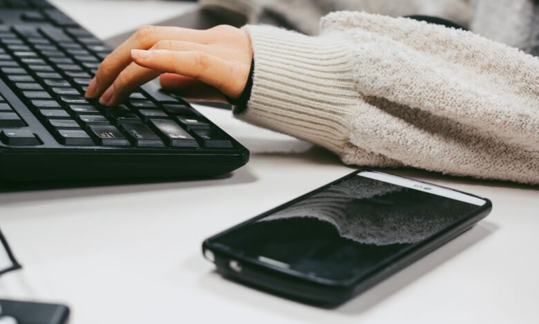 Modelo de home office perdeu força em 2024, mostra pesquisa do IBGE