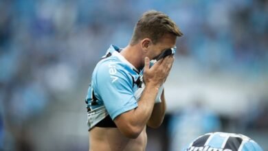 Grêmio enfrenta desafios com desfalques no elenco e futuro incerto na temporada de futebol 2023