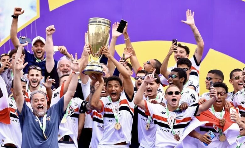 Jovens promessas do São Paulo FC se destacam na Copinha 2026, mostrando talento e potencial para o futuro do futebol brasileiro.