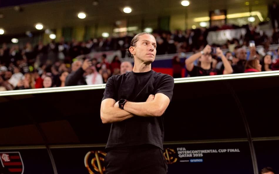 Principais movimentações do mercado da bola deste domingo incluem transferências e negociações de jogadores em destaque no futebol internacional.