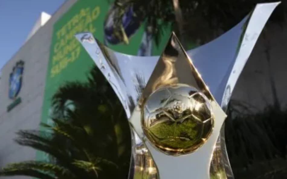 CBF revela áudio do VAR para esclarecer polêmica em jogo do Brasileirão