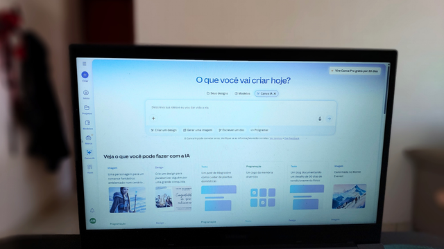 Imagem ilustrando um tutorial passo a passo sobre como criar cartões personalizados de Ano Novo usando o Canva, apresentando designs criativos e ferramentas intuitivas.