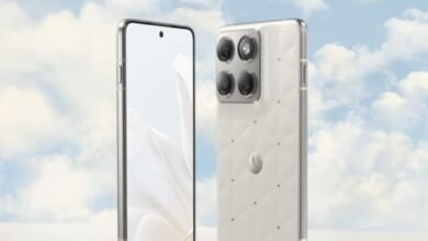 Imagem do novo smartphone Motorola Moto X70 Air Pro com design ultrafino e recursos avançados, lançamento de 2023.