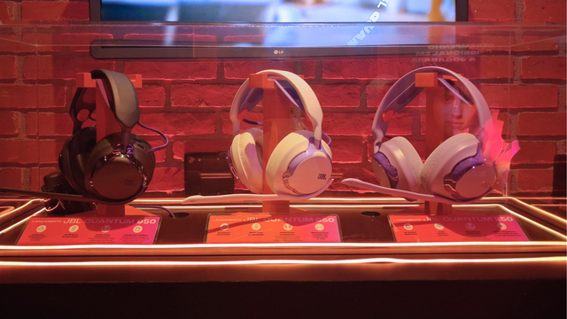 Headsets Quantum da JBL, recém-lançados, oferecem tecnologia avançada e preço acessível para gamers no Brasil.