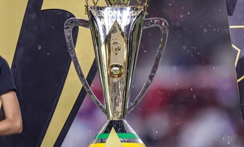 Jogadores do Corinthians treinando estratégia especial para enfrentar o Flamengo na Supercopa do Brasil, destacando o espírito de decisão como arma principal.