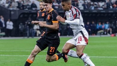 Flamengo e Corinthians disputam a Supercopa 2023 em um confronto acirrado para determinar o campeão.