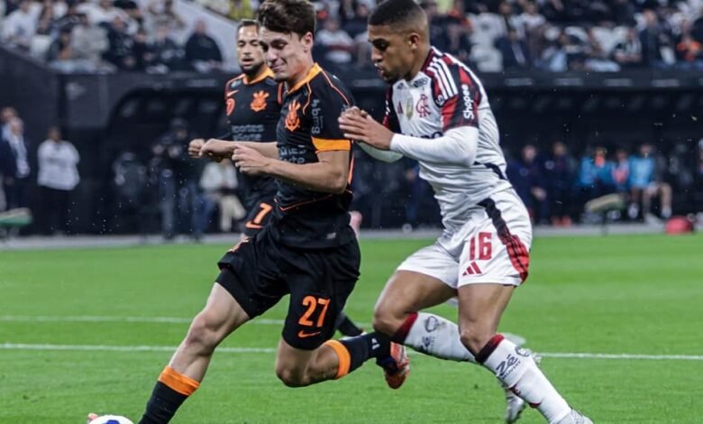 Flamengo e Corinthians disputam a Supercopa 2023 em um confronto acirrado para determinar o campeão.