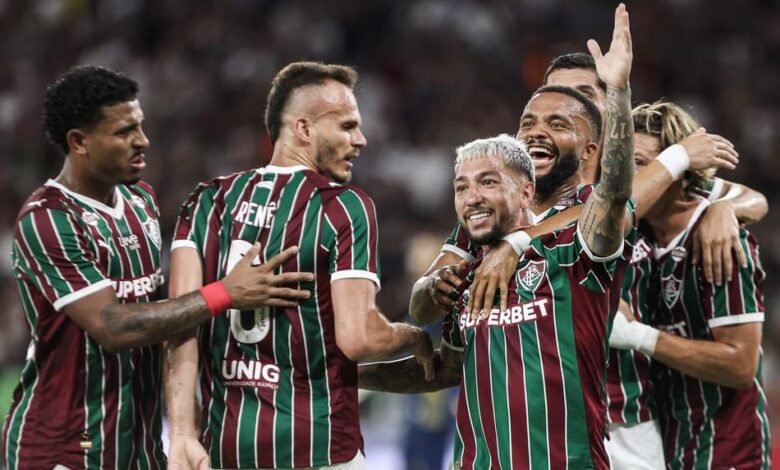 Fluminense vence Grêmio por 2 a 1 na abertura do Brasileirão com a presença de Ancelotti.