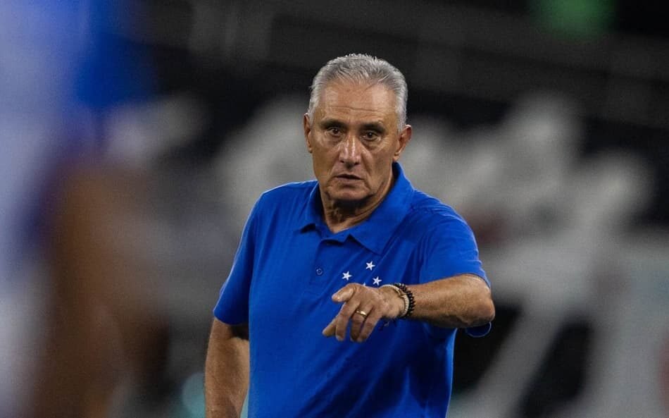 Tite explica funções de Christian e Gerson durante jogo do Cruzeiro contra o Botafogo, destacou desempenho em derrota.