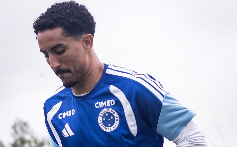 Equipe do Cruzeiro busca superação após derrota recente, focando no confronto próximo com o Betim em partida decisiva.