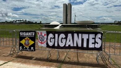 Torcida do Corinthians em grande número nas ruas de Brasília antes da final contra o Flamengo