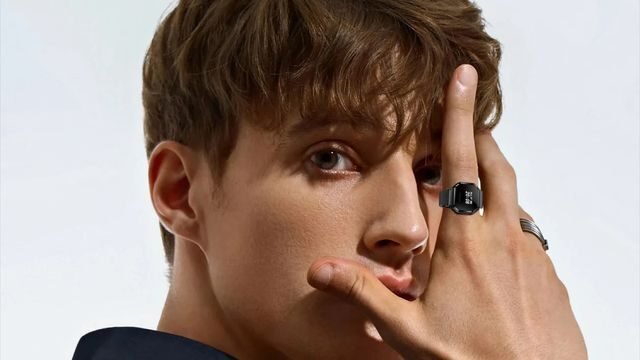 Imagem do Rogbid Fusion, um inovador smartwatch em forma de anel, capaz de monitorar mais de 100 modalidades esportivas.