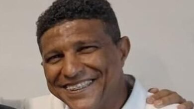 Imagem ilustrativa da trajetória de Axel, desde seus dias no campo até sua transformação na vida religiosa.