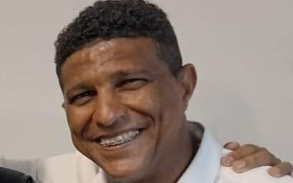 Imagem ilustrativa da trajetória de Axel, desde seus dias no campo até sua transformação na vida religiosa.