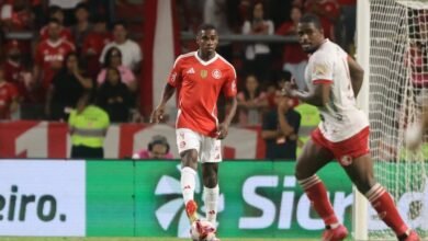 Jogadores do Internacional treinando para enfrentar o Flamengo no Campeonato Brasileiro.