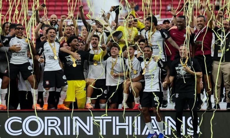 Time do Corinthians traçando metas ambiciosas para 2026, inspirado por suas conquistas históricas recentes no futebol brasileiro e internacional.