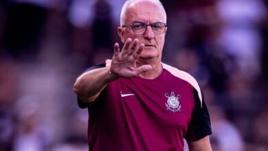 Time do Corinthians adota mudanças estratégicas para enfrentar o Flamengo na Supercopa Rei.