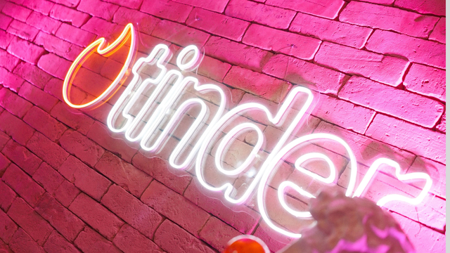 Vazamento de dados em apps de relacionamento atinge 10 milhões de usuários; hacker ShinyHunters está por trás do ataque.