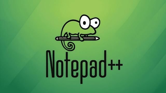 Captura de tela do Notepad++ destacando a atualização recente que corrige uma vulnerabilidade de malware, garantindo maior segurança para os usuários.