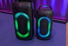 Novas caixas de som Sound Tower da Samsung com bateria de longa duração são lançadas no Brasil.