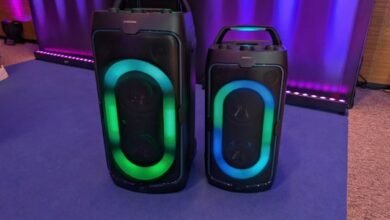 Novas caixas de som Sound Tower da Samsung com bateria de longa duração são lançadas no Brasil.