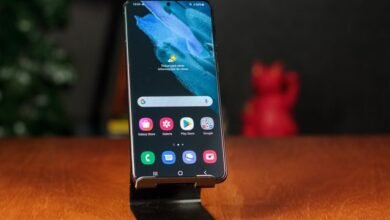 Galaxy S21 da Samsung deixa de receber atualizações de segurança, marcando o fim do suporte para o modelo popular de smartphone.
