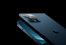 Comparativo entre o iPhone dobrável da Apple e o Samsung Galaxy Z Fold 7, destacando a bateria superior do dispositivo da Apple.