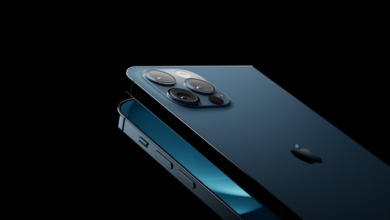 Comparativo entre o iPhone dobrável da Apple e o Samsung Galaxy Z Fold 7, destacando a bateria superior do dispositivo da Apple.